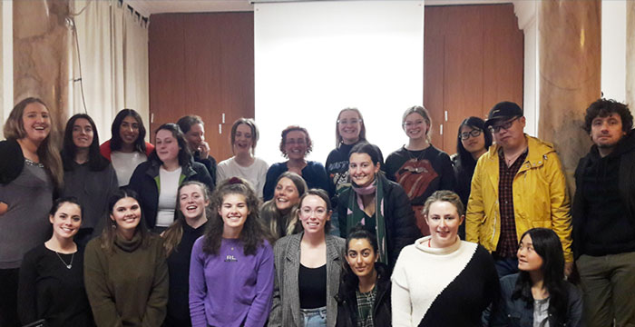 Estudantes australianas/os visitam a CIG