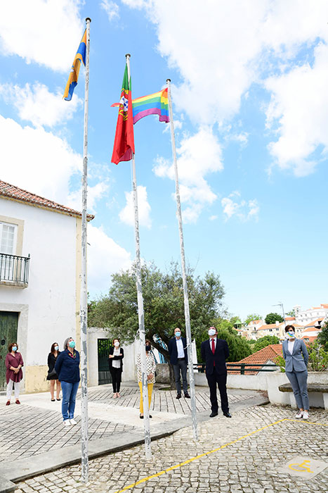 CIG participa no hastear da bandeira LGBTI na Câmara de Almada