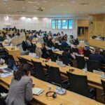 Reunião comité: assembleia e oradores