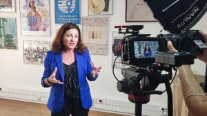 Fotografia do momento da gravação do vídeo da entrevista da presidente da CIG, Sandra Ribeiro