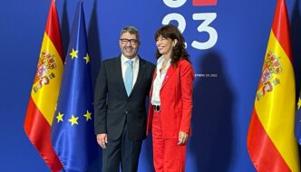 Fotografia do vice-presidente da CIG com a Ministra da Igualdade espanhola