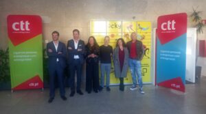 Fotografia dos representantes das várias entidades envolvidas na inicitaiva junto ao cacifo Locky