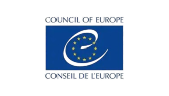 fundo azul semi circulo branco 12 estrelas amarelas council of europe coonseil de l'europe