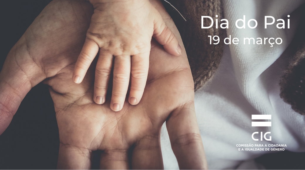 mão de homem virada para cima, apoia mão de bebé. dia do pai. 19 de março